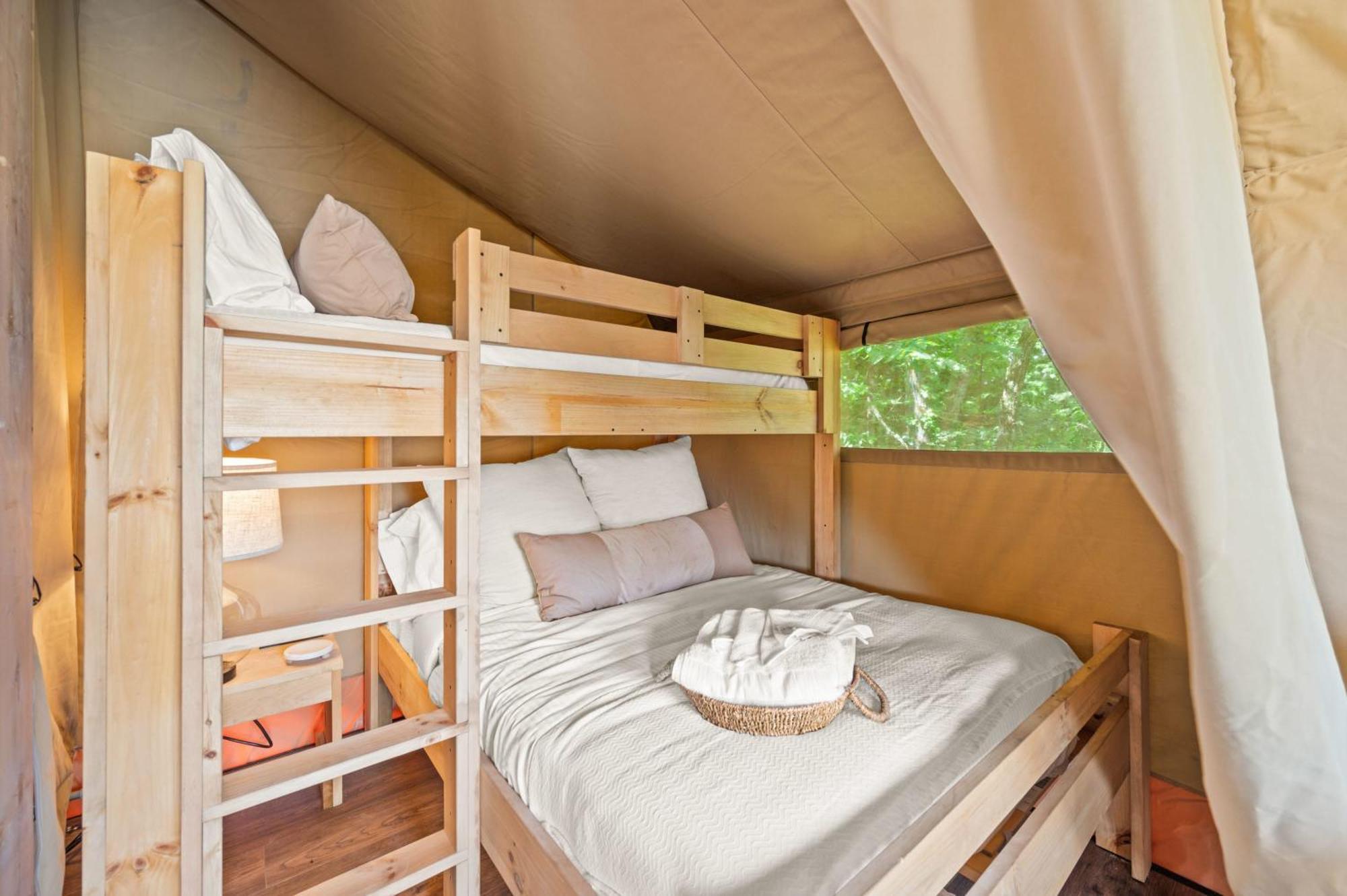 The Lodges At Eden Reserve - Safari Tents Уилямстаун Екстериор снимка